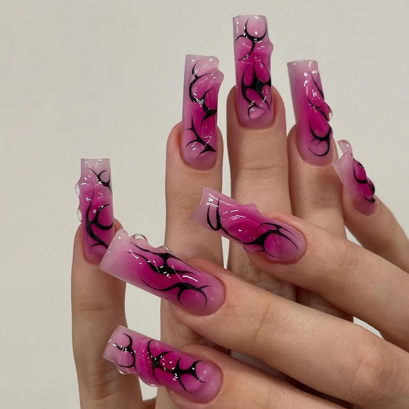 Künstliche Nagelkunst mit modernem Tribal-Design Karnz