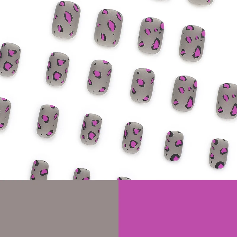 Künstliche Nagelkunst mit Leoparden-Muster Karnz