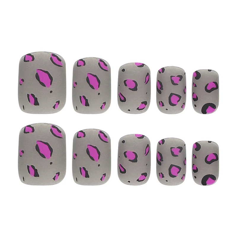 Künstliche Nagelkunst mit Leoparden-Muster Karnz