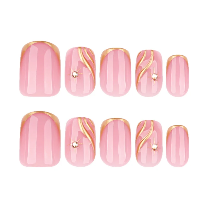 Künstliche Nagelkunst mit glamourösen goldenen Akzenten Karnz