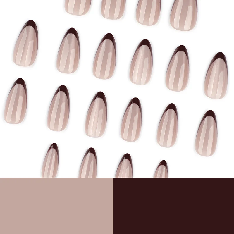Künstliche Nagelkunst mit elegantem French-Tip Karnz