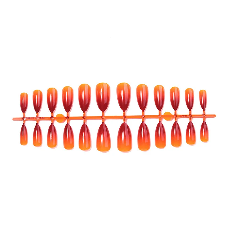 Kunstnagel Set mit Ombre-Effekt Karnz