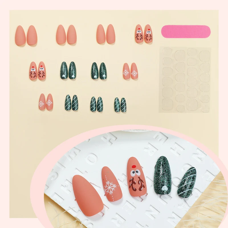 Kreatives Nagelkunstset mit winterlichem Design Karnz