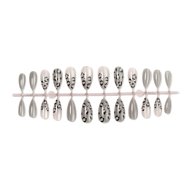 Kreatives Leoparden-Design Kunstnagelset Karnz