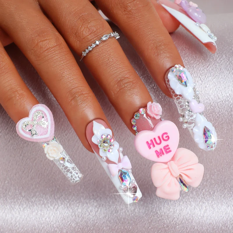 Kreatives Kunstnagelset mit verspielten Tier- und Herzmotiven Karnz