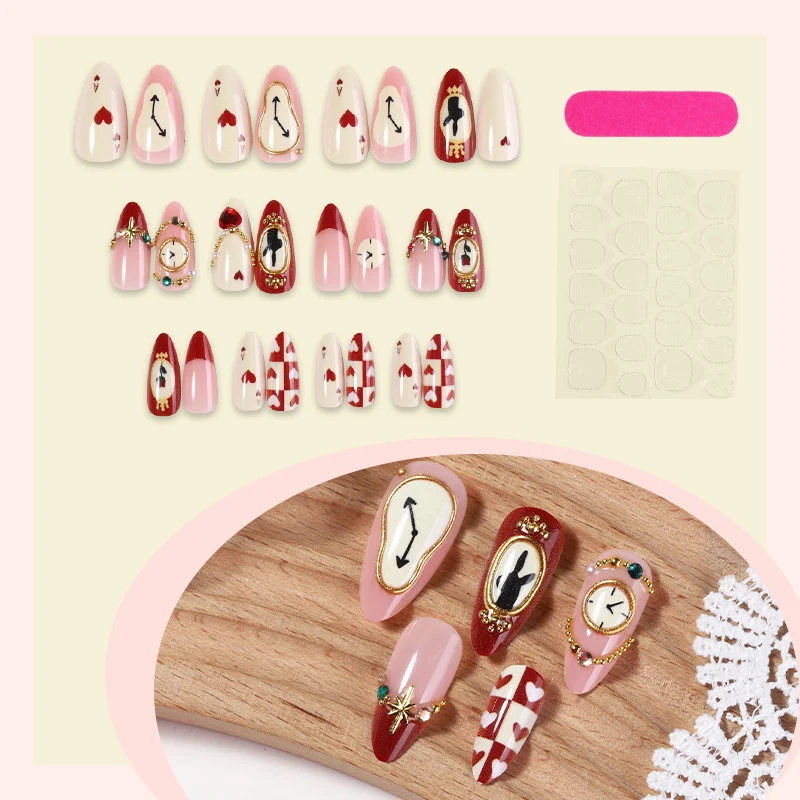 Kreatives Kunstnagelset mit verspielten Herz- und Uhrenmotiven Karnz