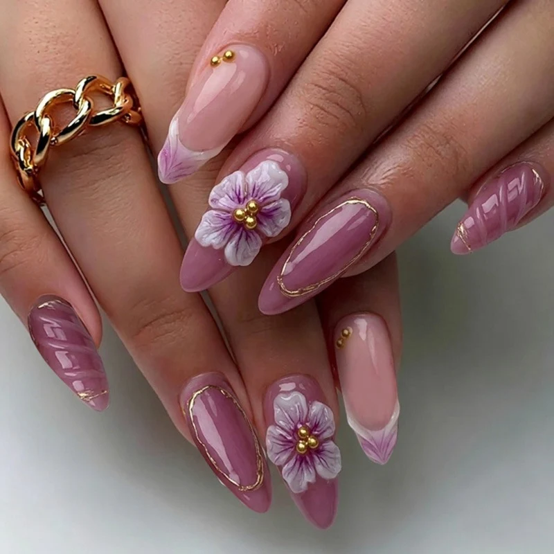 Kreatives Kunstnagelset mit verschiedenen Designs Karnz