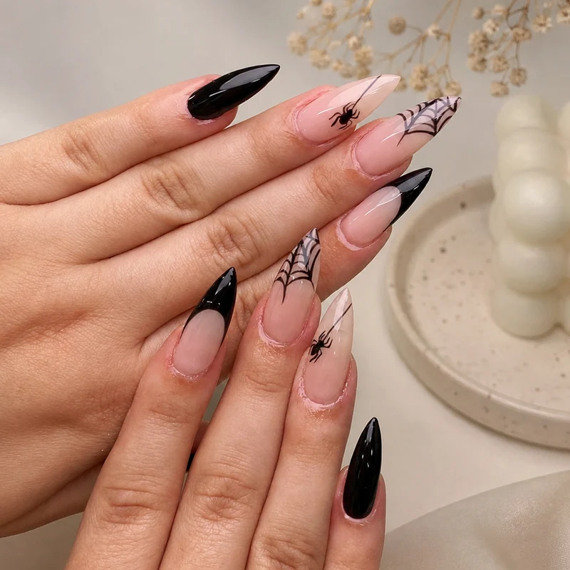 Kreatives Kunstnagelset mit Spinnen- und Spinnennetzdesign Karnz