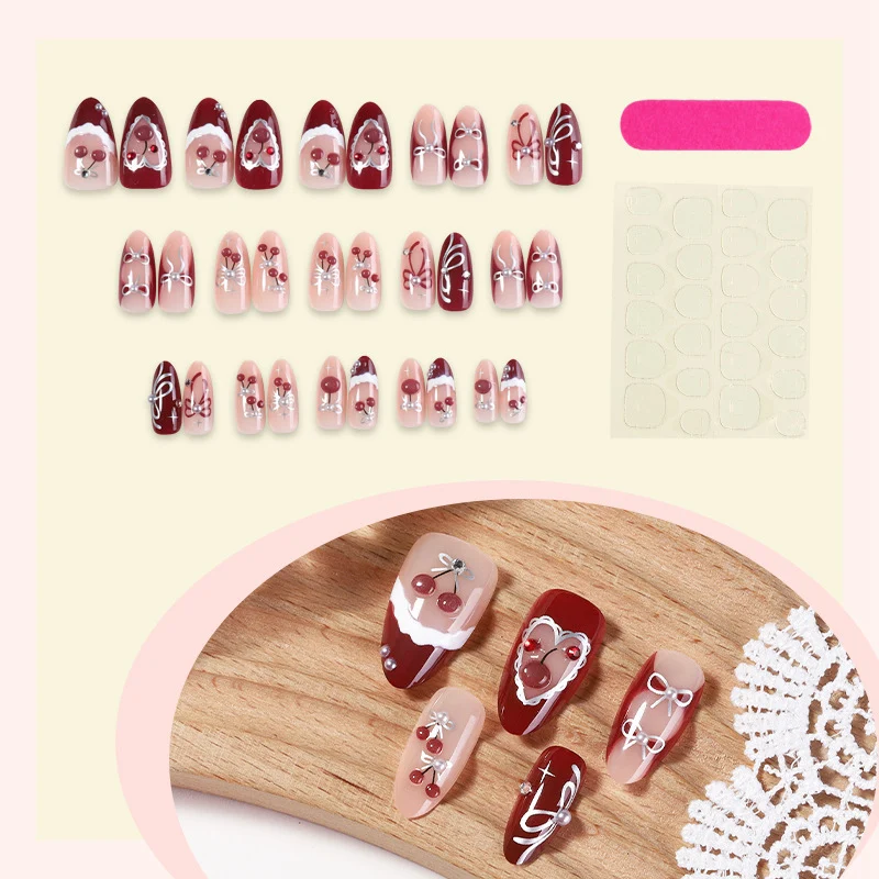 Kreatives Kunstnagelset mit romantischen Herz- und Schleifenmotiven Karnz