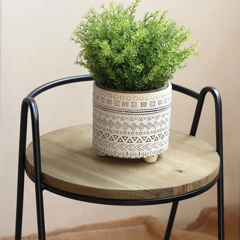Moderner Hocker mit Holzsitz Karnz