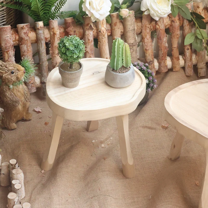 Eleganter Holzbeistelltisch Karnz