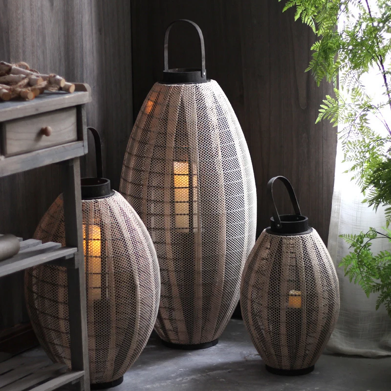 Elegante Laterne mit Metallgitter Karnz