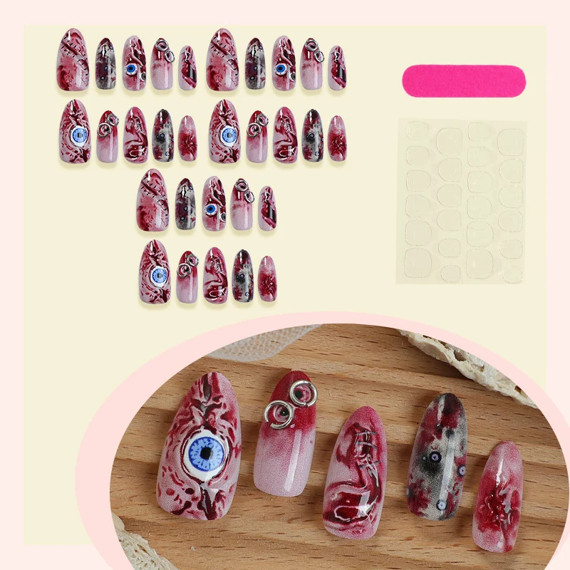 Kreatives Kunstnagelset mit künstlerischen Akzenten und funkelnden Details Karnz