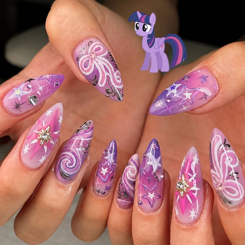 Kreatives Kunstnagelset mit Glitzer- und Sternenmotiven Karnz