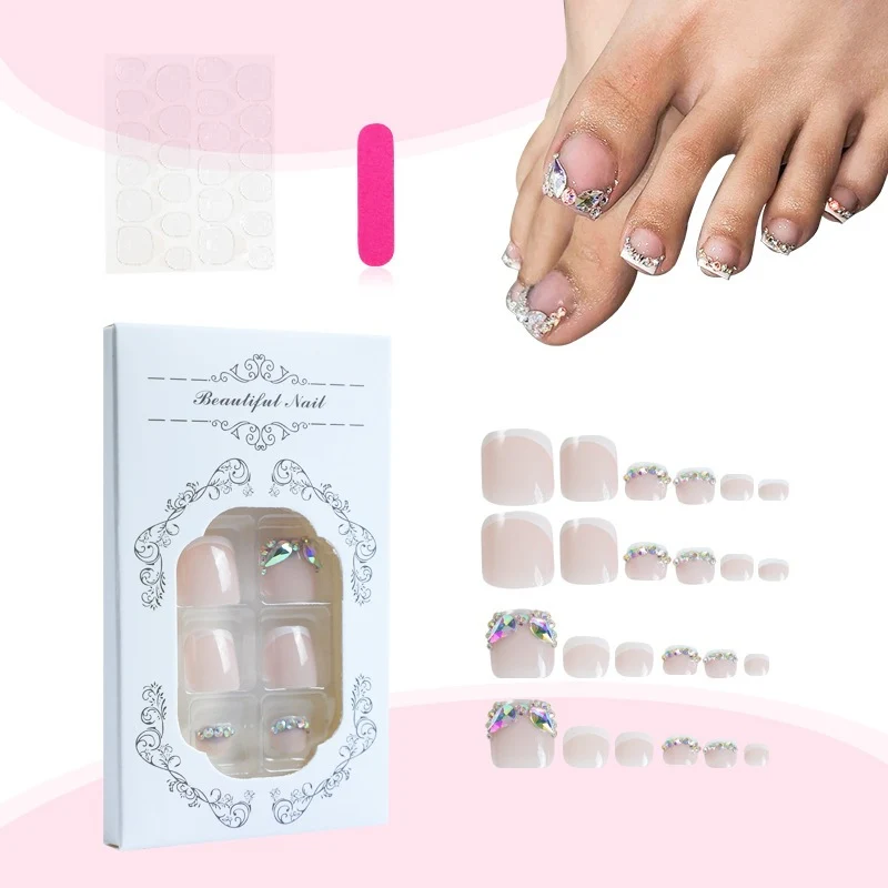 Kreatives Kunstnagelset mit Glitzer- und Blumenverzierungen Karnz