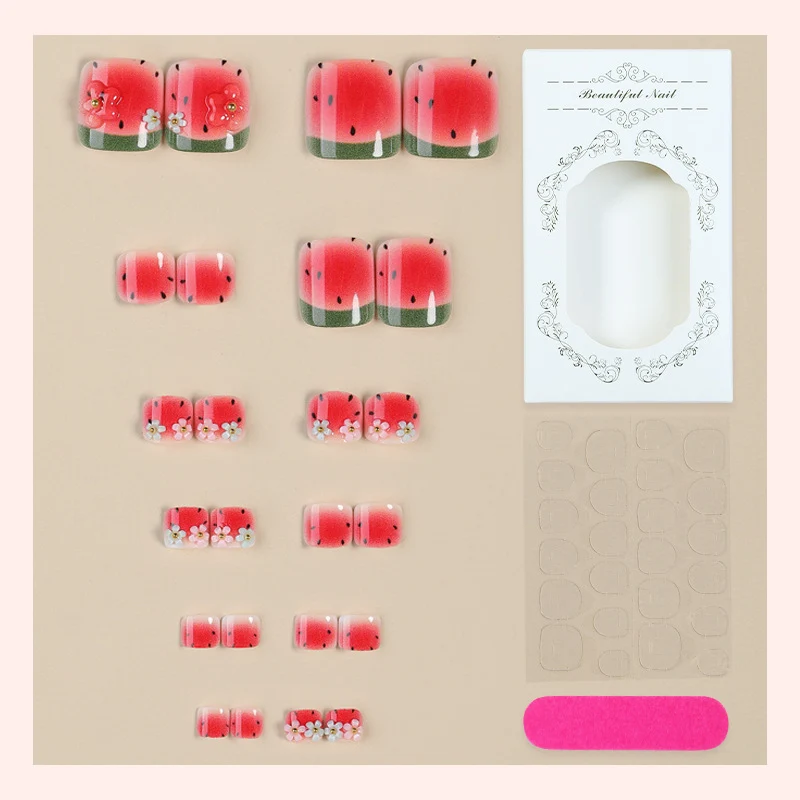 Kreatives Kunstnagelset mit fröhlichen Wassermelonenmotiven und zarten Blütenakzenten Karnz