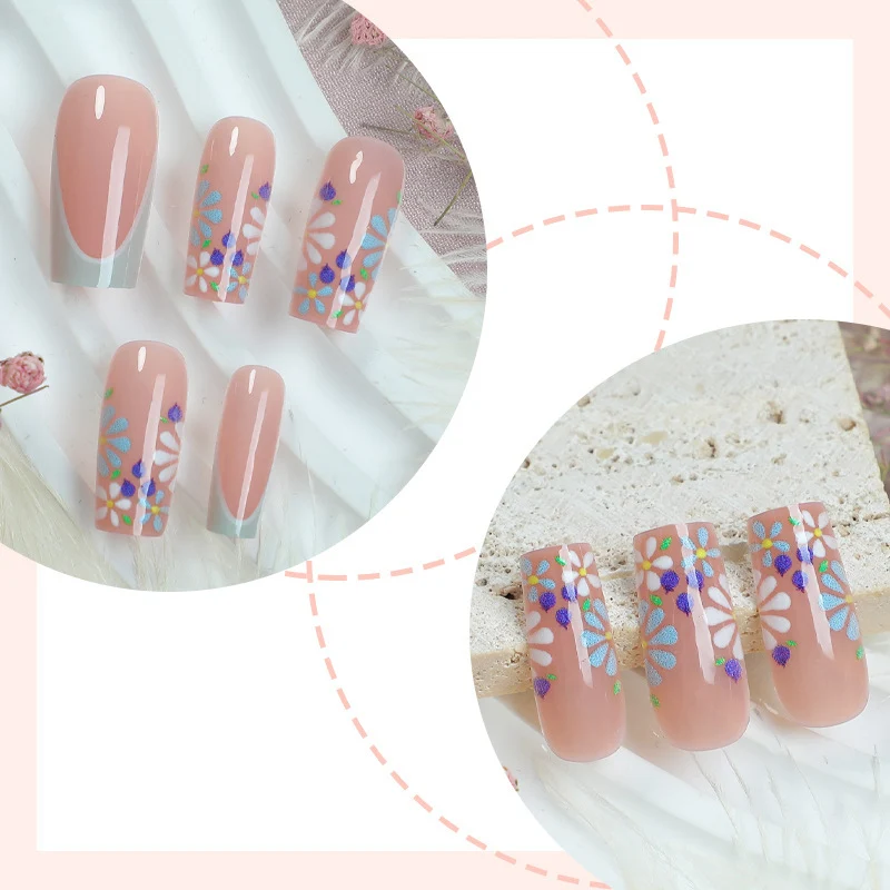 Kreatives Kunstnagelset mit floralen und glänzenden Akzenten Karnz