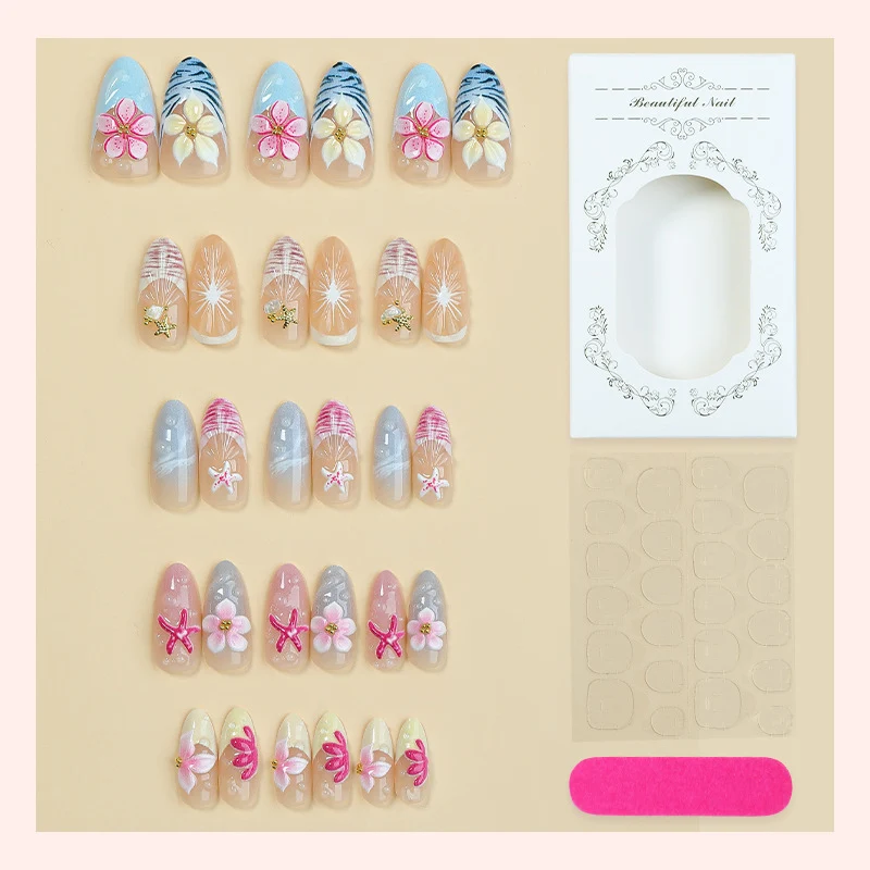 Kreatives Kunstnagelset mit floralen Akzenten und Pastellmotiven Karnz