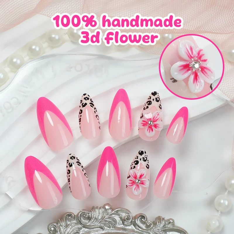 Kreatives Kunstnagelset mit floralem Leopardendesign Karnz