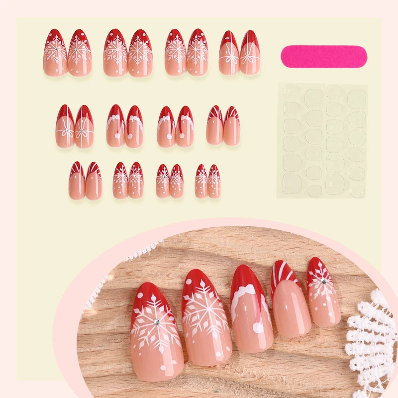 Kreatives Kunstnagelset mit festlichem Schneeflocken-Design Karnz