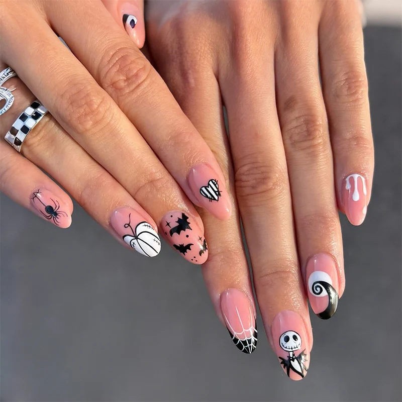 Kreatives Halloween Nageldesign Karnz