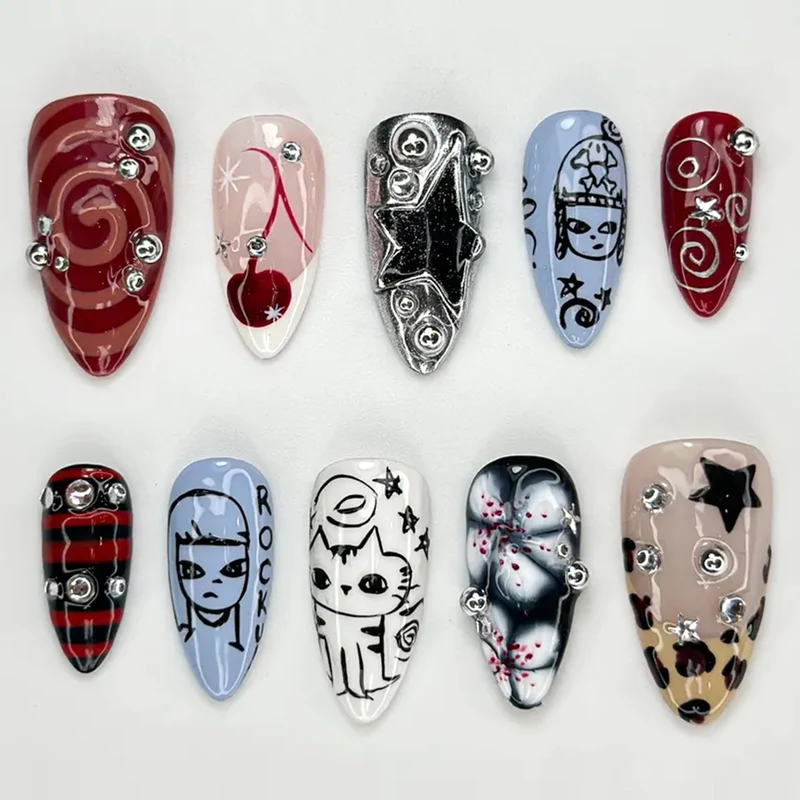 Kreatives Halloween Kunstnagelset mit Gruselmotiven Karnz