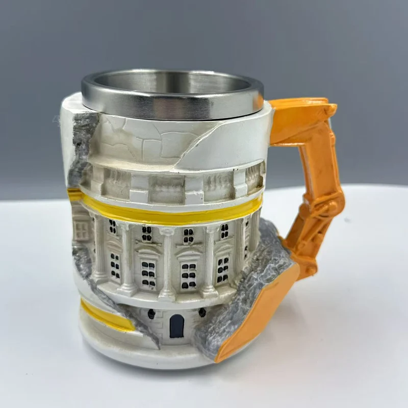 Kreativer Bauarbeiter Becher Karnz