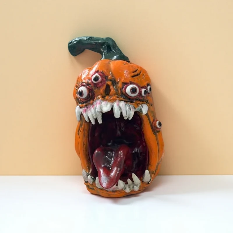 Gruselige Kürbisfigur Karnz