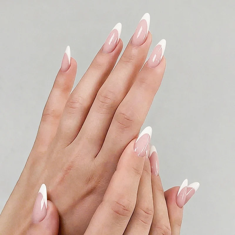 Glänzende und kreative Nagelkunst Karnz