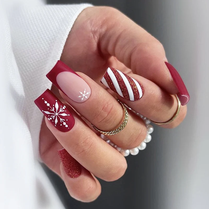 Festliches Kunstnagelset mit winterlichen Motiven Karnz