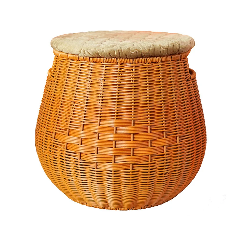 Gemütlicher Rattan Aufbewahrungshocker Karnz