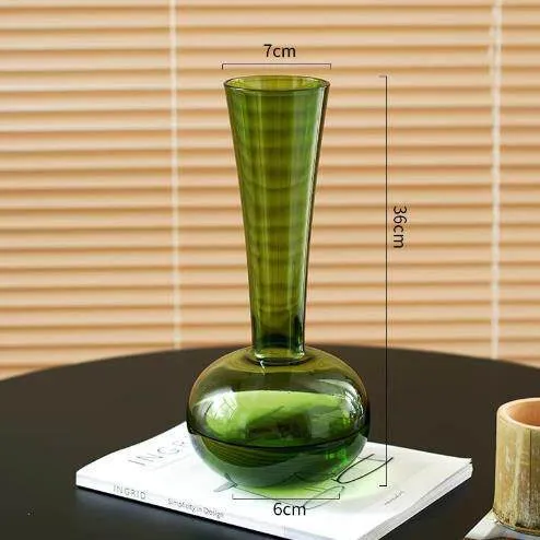 Hochwertige Glasvase mit schlankem Design Karnz