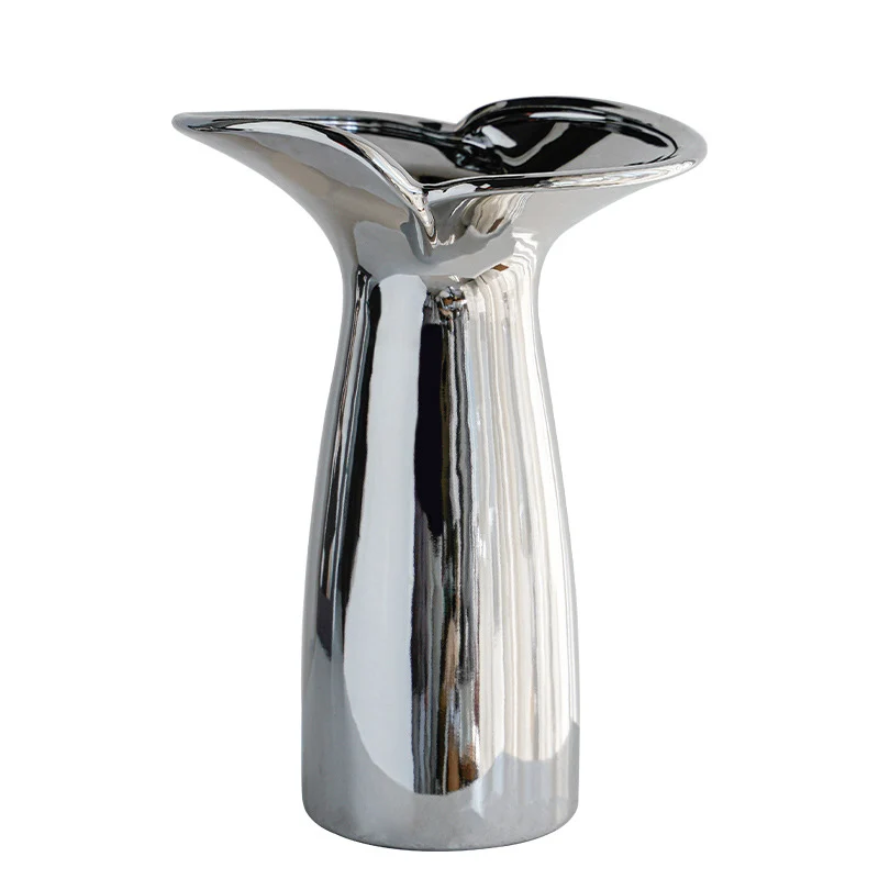 Elegante und moderne Keramikvase Karnz