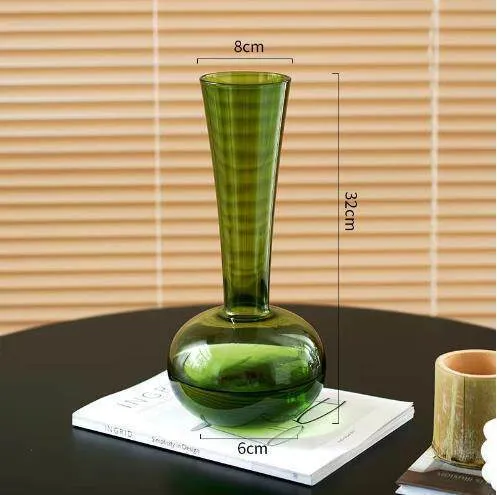 Elegante Designer-Vase Karnz