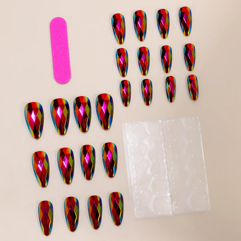 Stiletto-Nagelkunstverlängerungen mit geometrischem Prismadesign Karnz