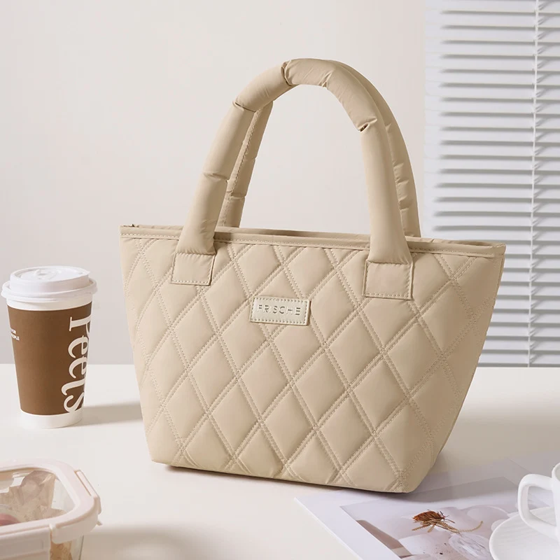 Isolierte gesteppte Lunch-Tasche