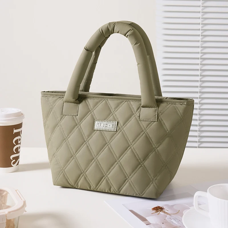 Isolierte gesteppte Lunch-Tasche
