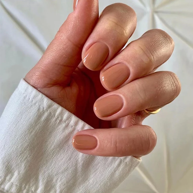 Kreative Nagelkunst mit eleganter Hochglanz-Oberfläche Karnz