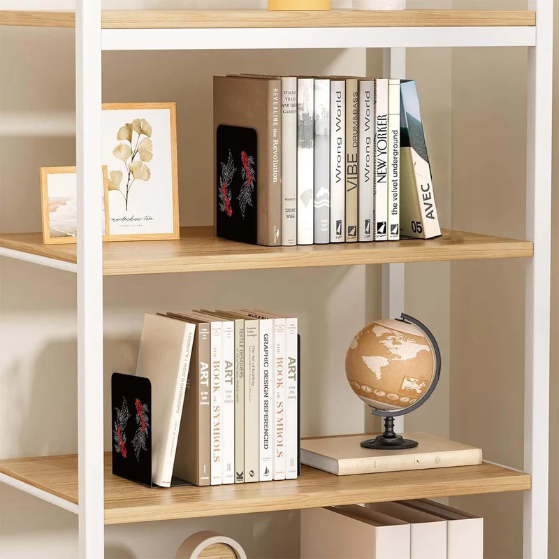 Künstlerische Koi-Fisch-Bücherstützen