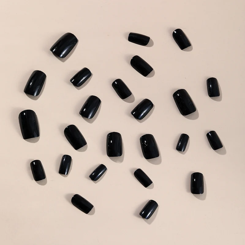 Glänzende Gel-Nagelkunstverlängerungen Karnz