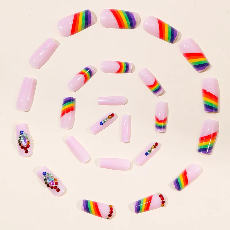 Glamorous Regenbogen-inspirierte Nail Art Extensions Karnz