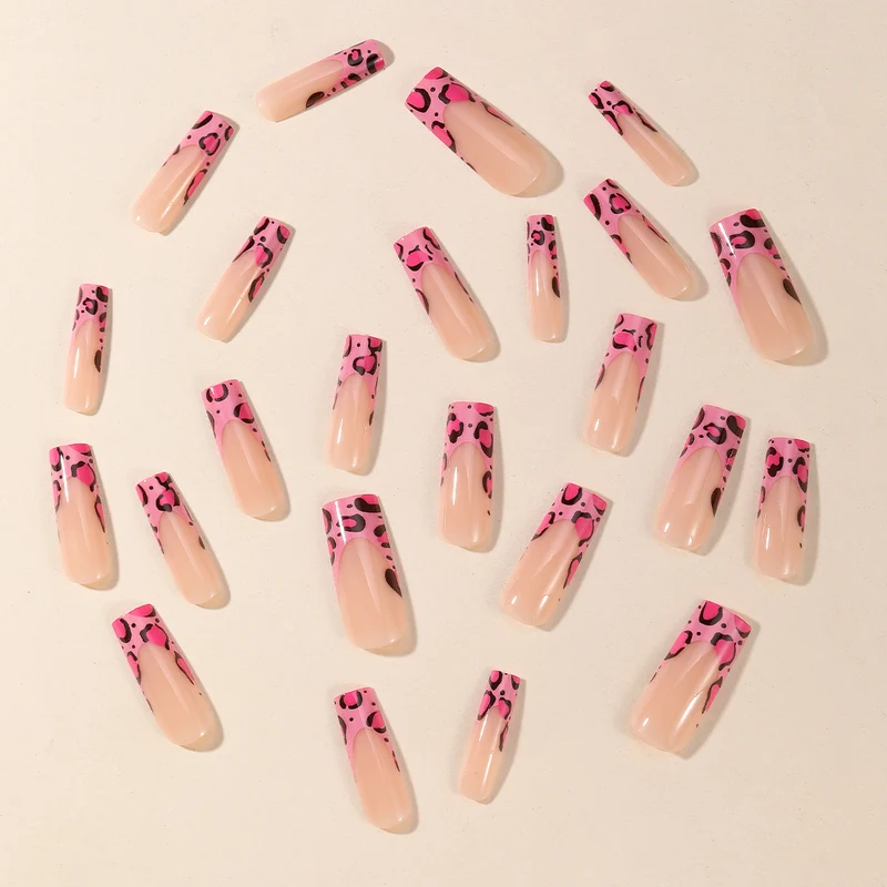 Glamouröse Nagelverlängerungen Karnz