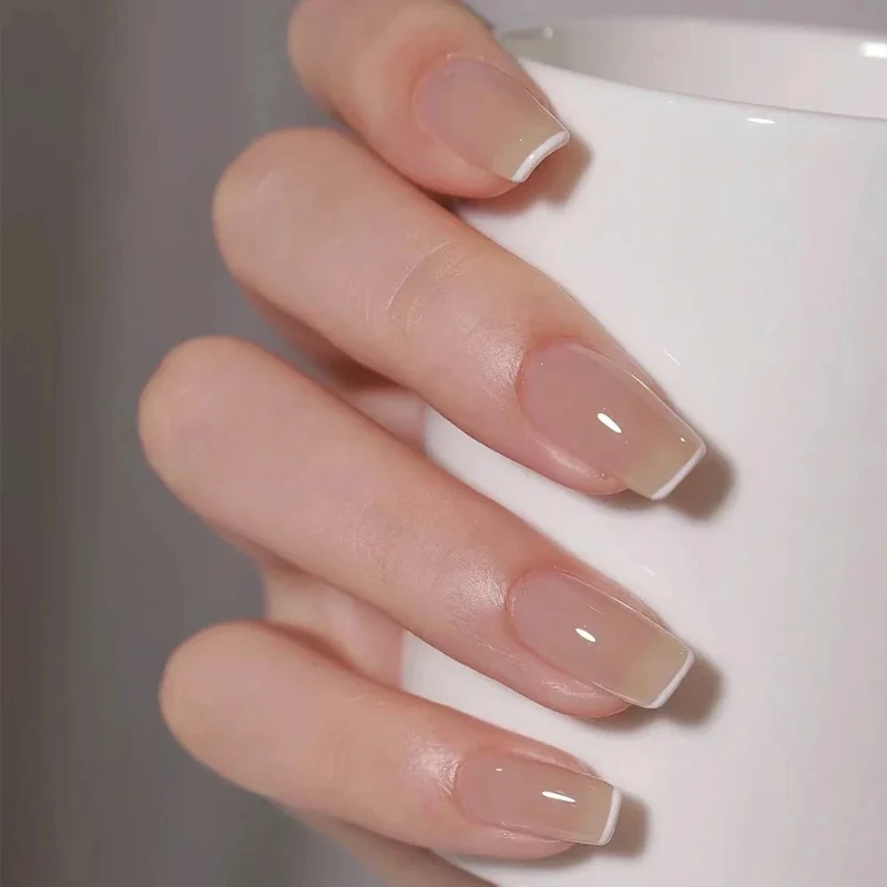 Dekorative Press-On Nagelkunst mit eleganten schwarzen Spitzen Karnz