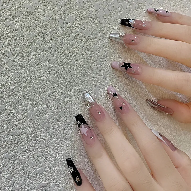 Dekoratives Press-On Nagelkunst-Set Karnz