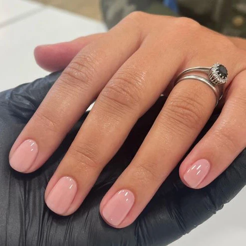 Glamouröse Nagelkunst mit Hochglanz-Finish Karnz