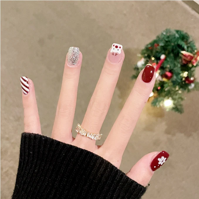 Weihnachts Nageldesign Karnz