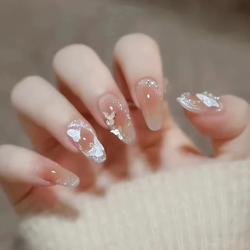 Trendige Stiletto-Nägel Karnz
