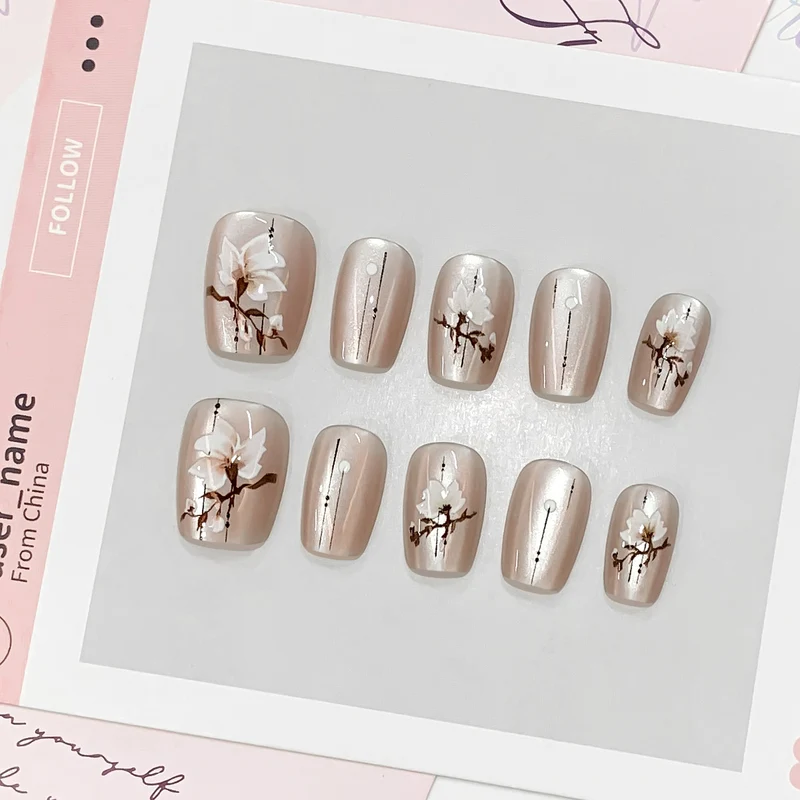 Kunstvolle und elegante Nagelspitzen Karnz