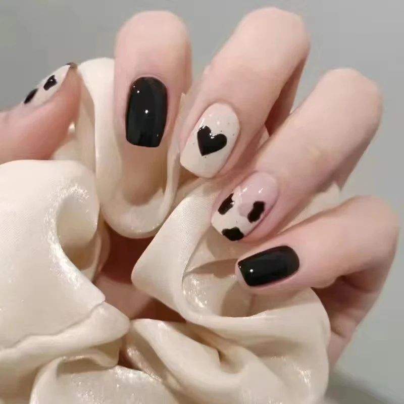 Kunstvolle Stiletto Nagelspitzen Karnz