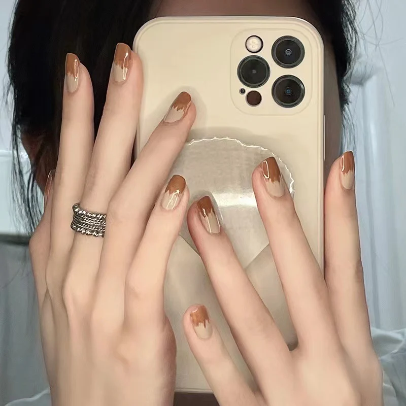 Kunstvolle Stiletto Nagelspitzen Karnz